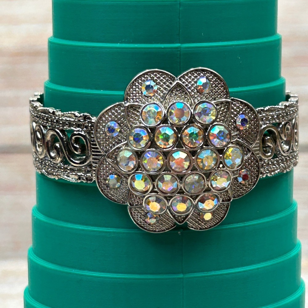 Mondu Flip Rhinestone Flower Cuff Bracelet Watch Silver‎ Tone Quartz Japan Movt
